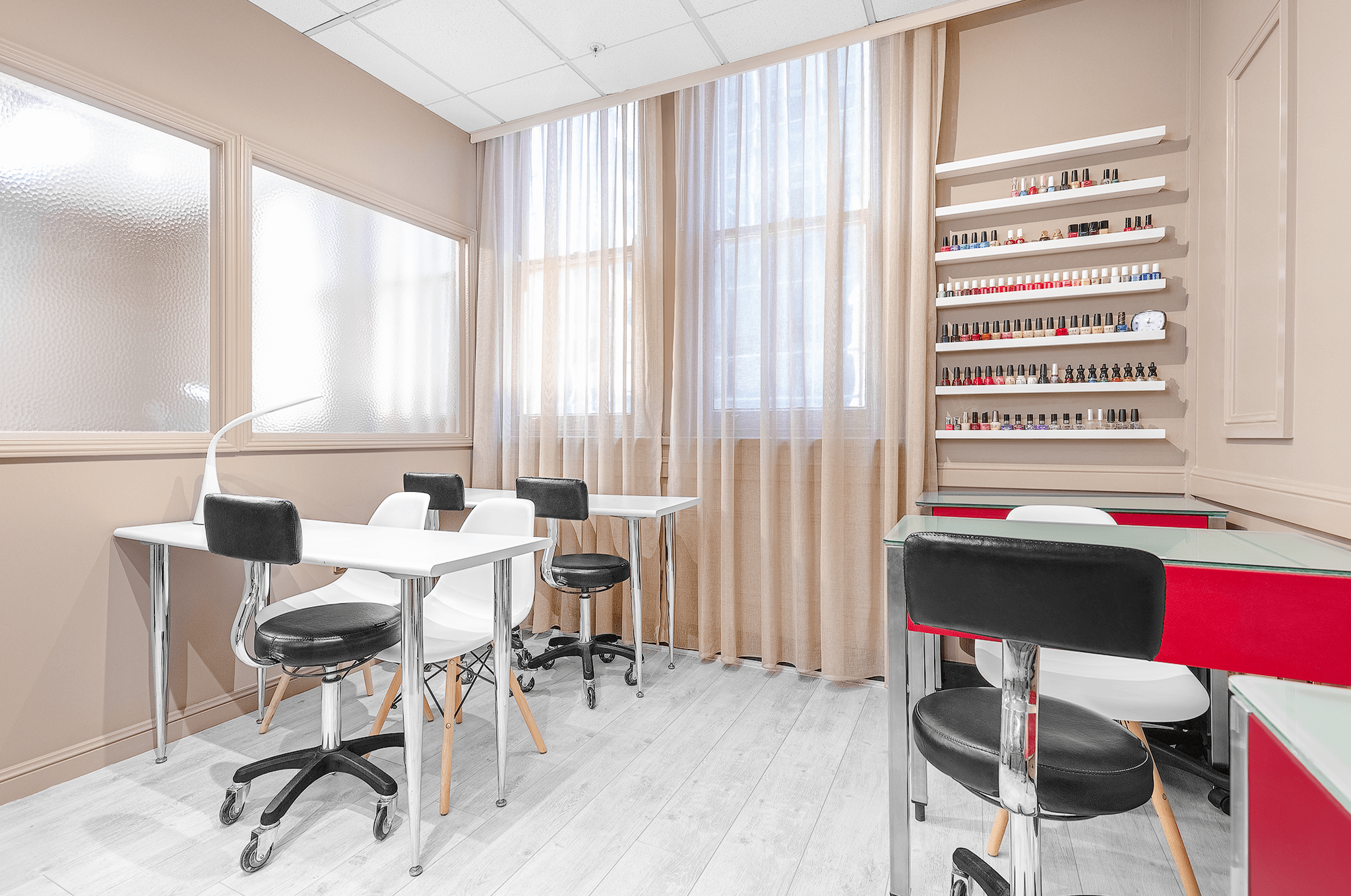 Vivid Nail Academy inside view